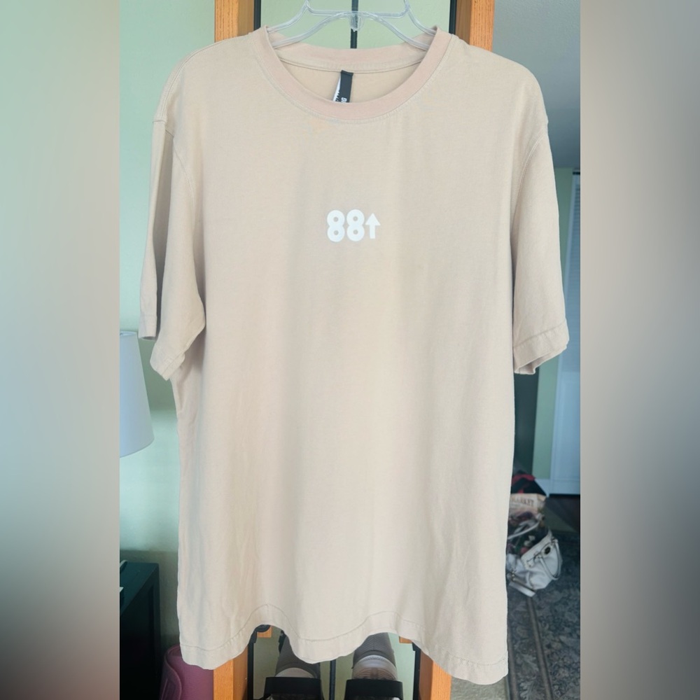 88 Rising Cream/Beige Short Sleeve T Shirt Size Large
